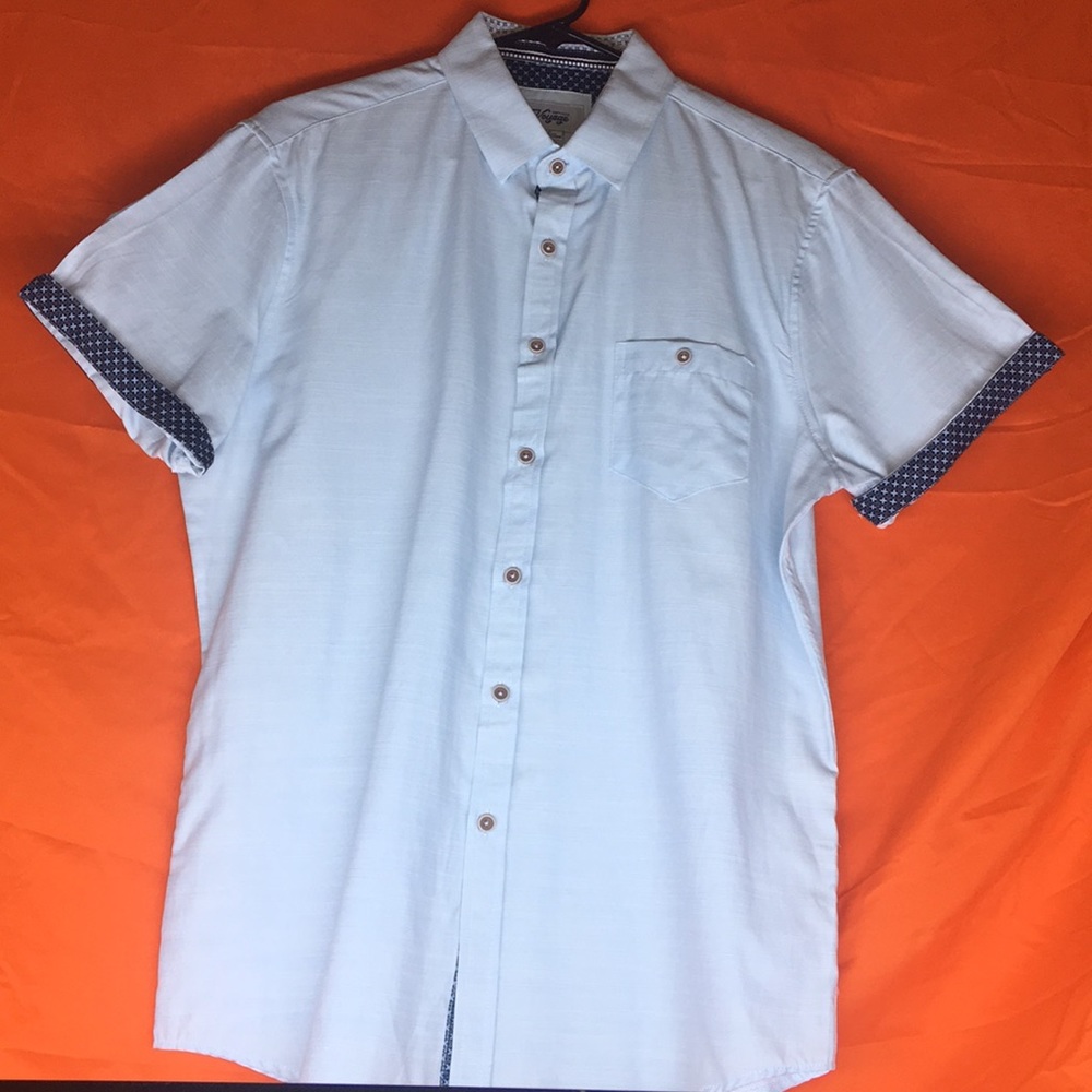 Medium Voyage Casual Button Up Shirt